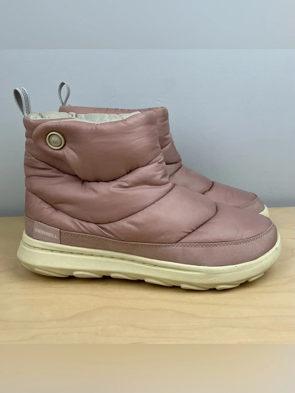 Merrell Women’s Size 10.0 Hut Moc 2 Quilted Ankle Puff Ankle Booties Pink